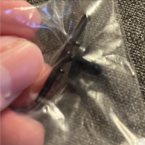 Pin Set - Picture 3 of 4